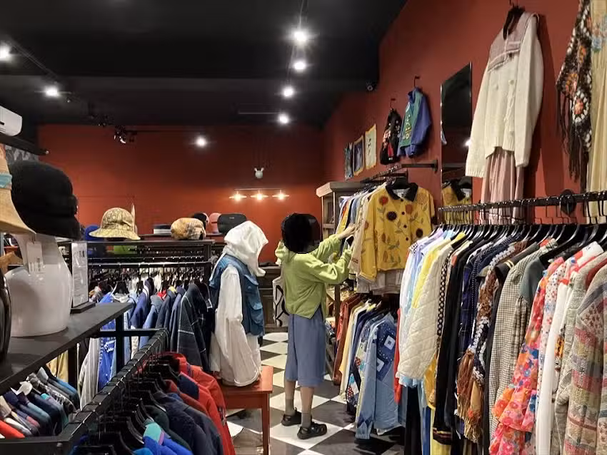 A‧PRANK :DOLLY｜台北中山古著、服飾穿搭商品 各式古著專賣店