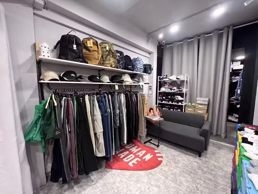 DOU SHOP XIMEN 西門쇼핑 편집샵 Streetwear Store