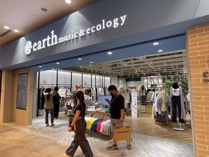 earth music & ecology select store 台中三井LaLaport店
