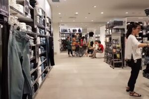 GU 高雄漢神巨蛋購物廣場店