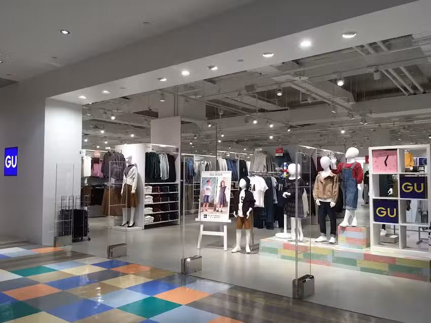 GU 統一時代百貨高雄店