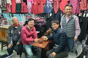 麗霞服飾店（陳易利）