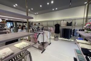 裘利安 JULIEAN 林口民富店