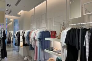 三重愛買服飾店