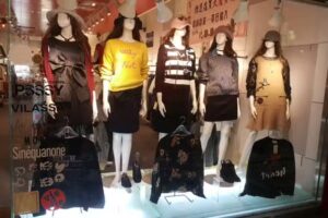 山朵左伊服飾崇明店