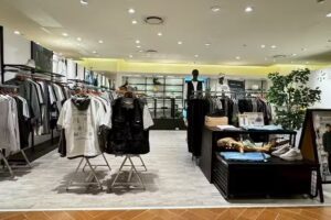 Snow Peak韓系服飾 (統一時代5F)