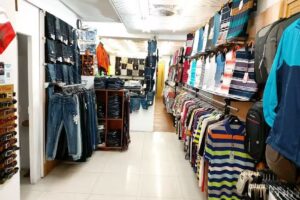 台南歸仁彩虹服飾館