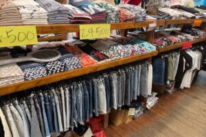 甜蜜屋服飾（潮流t恤、情侶tee/男女牛仔褲 專賣）