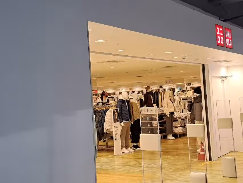 UNIQLO 家樂福南投店