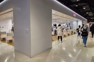 UNIQLO 桃園遠東百貨店