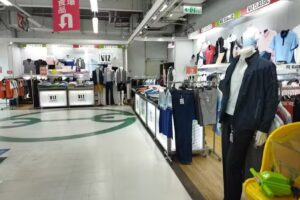 VIZ CLASSIC男飾精品 台中中清家樂福店