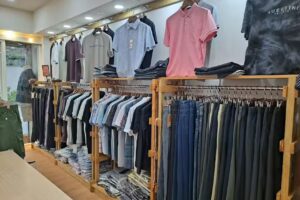 WETA 威踏服飾(加大尺碼)(服飾批發)(團體制服訂製)非營業時間突然好想買衣服歡迎Line@詢問店員在不在喔～