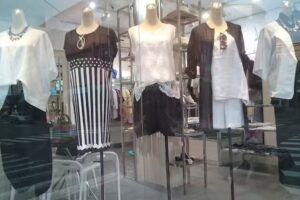 衣時代精品服飾