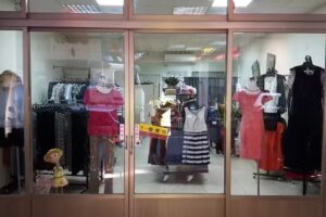 一支獨秀女衣坊