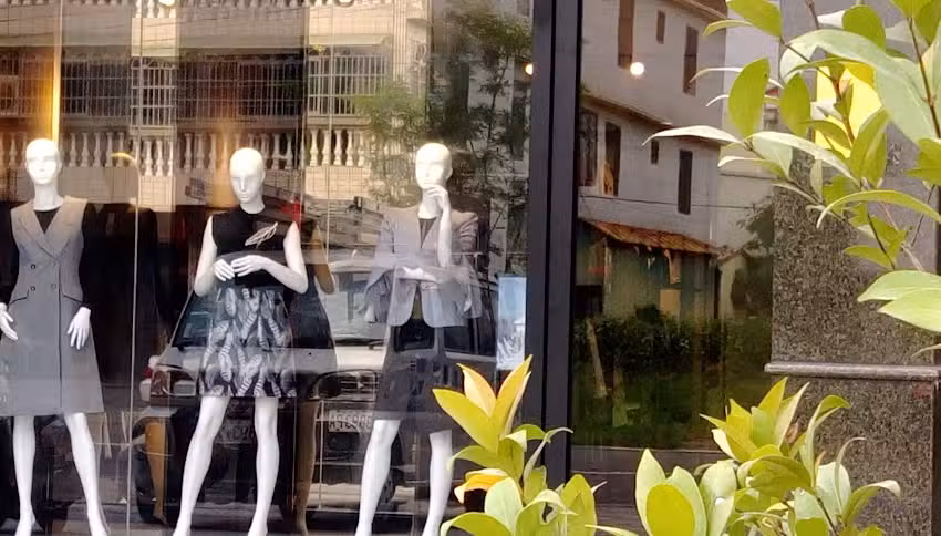 鎮衣店（仁武門市）