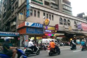 專櫃不貴二手衣物娃娃包包